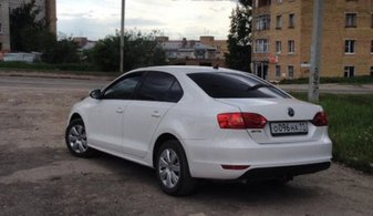 Транспортная компания Катаем свадьбы Volkswagen Jetta № К4532, белый