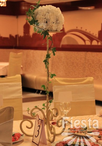 Цветочная композиция Ф8270 - Мастерская праздничного декора ФИЕСТА