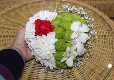 Аксессуар из цветов Д8442 - Салон цветов Долина Роз