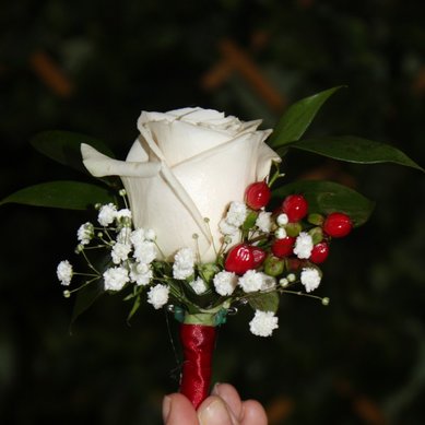 Бутоньерка Д8563 - Салон цветов Долина Роз