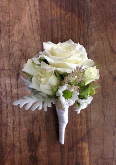 Бутоньерка Д8566 - Салон цветов Долина Роз