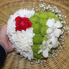 Аксессуар из цветов Д8442